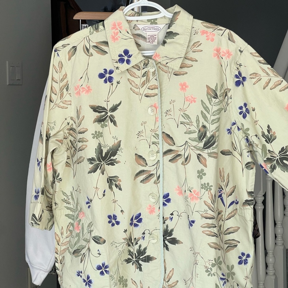 Northern Reflections Cream Floral Button Down Shirt